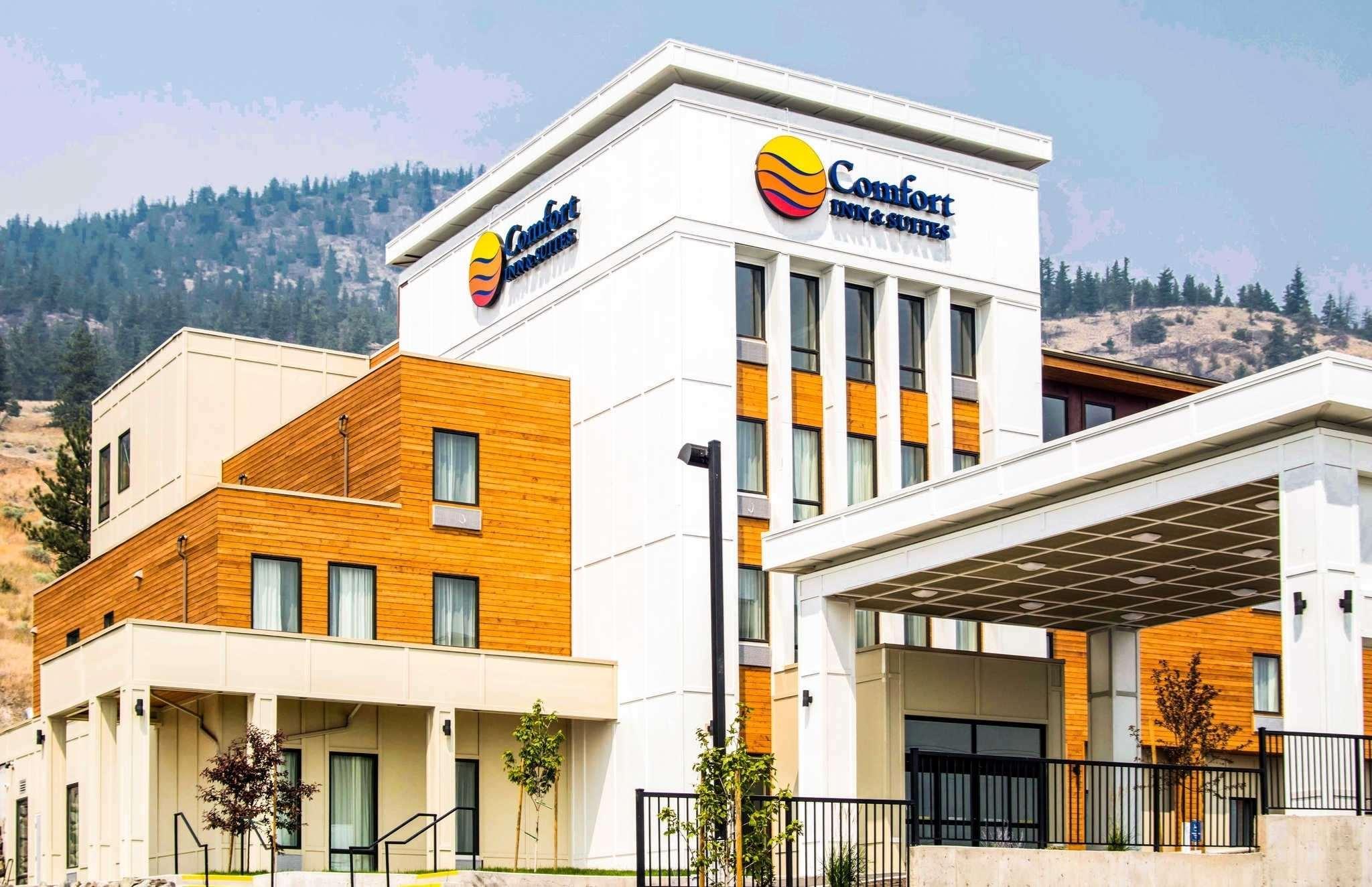 Comfort Inn & Suites Merritt Buitenkant foto