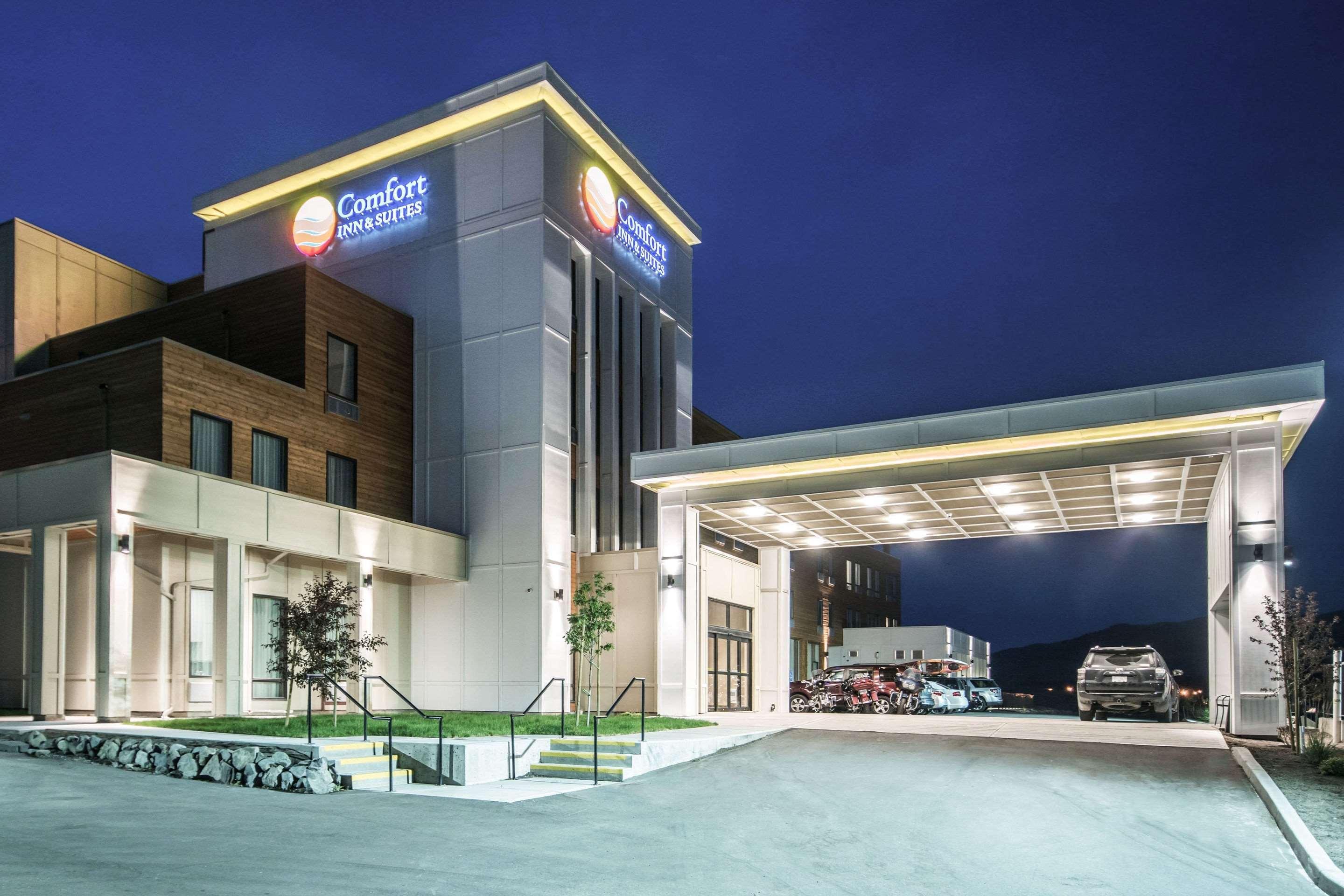 Comfort Inn & Suites Merritt Buitenkant foto