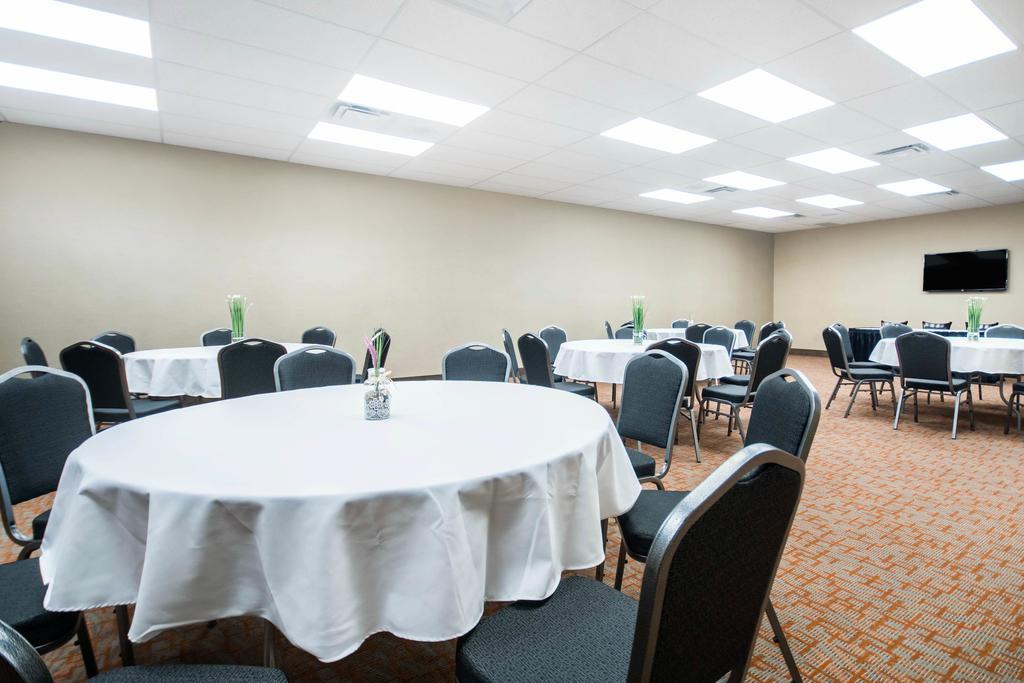 Comfort Inn & Suites Merritt Buitenkant foto