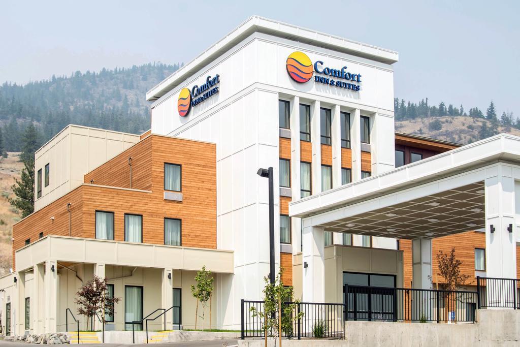 Comfort Inn & Suites Merritt Buitenkant foto