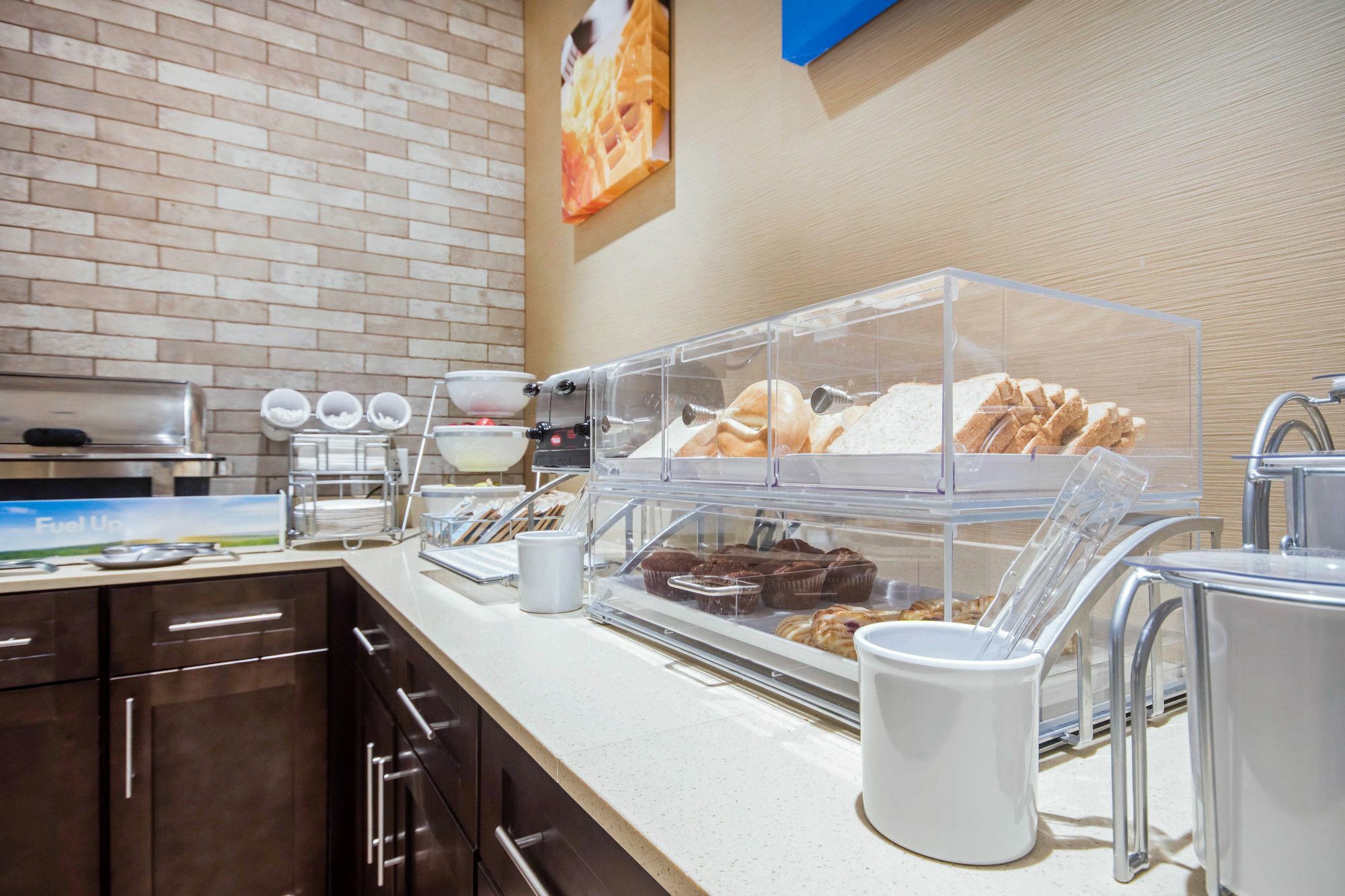 Comfort Inn & Suites Merritt Buitenkant foto